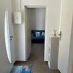 Aux 3 Domaines T2 Avec Terrasse *