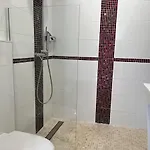 Aux 3 Domaines T2 Avec Terrasse Йер