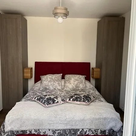 Апартаменты Aux 3 Domaines T2 Avec Terrasse *