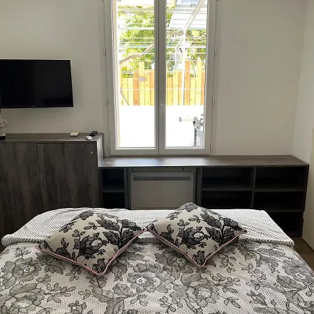 Апартаменты Aux 3 Domaines T2 Avec Terrasse *
