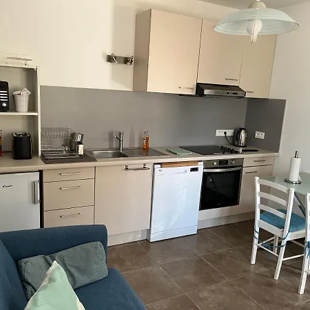 Aux 3 Domaines T2 Avec Terrasse Апартаменты *